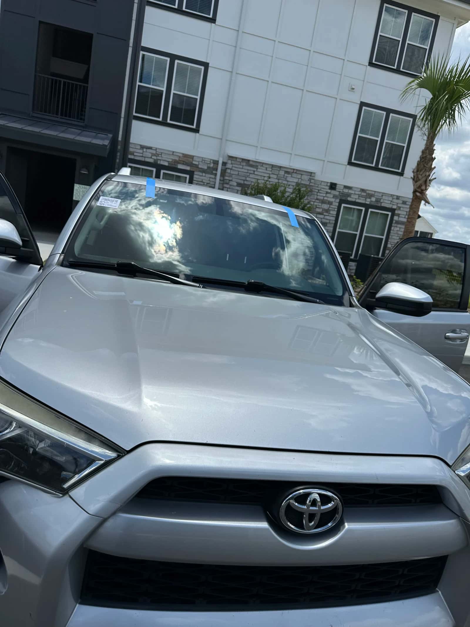 Completed windshield replacement on an SUV by Auto Glass JL in Orlando